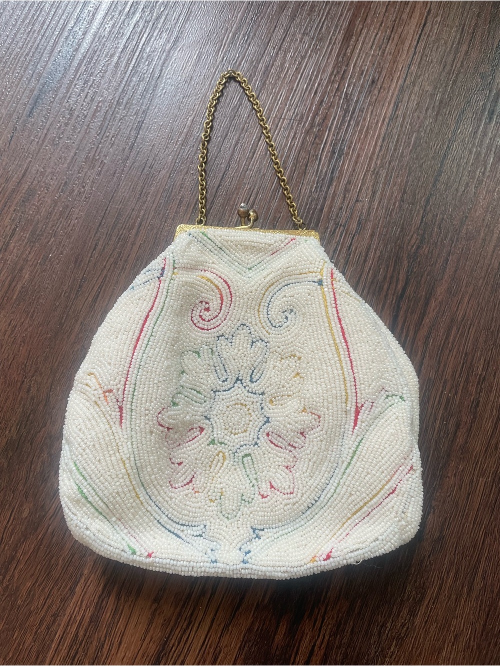 VTG READ 50s Off White Beaded Snowflake Swirls Pattern KISS Lock Evening Purse